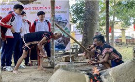 Kon Tum: Trình diễn, trưng bày nghề thủ công truyền thống của các DTTS