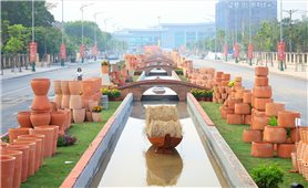 Lung linh Con đường gốm đỏ và hoa ở Vĩnh Long vừa xác kỷ lục Việt Nam