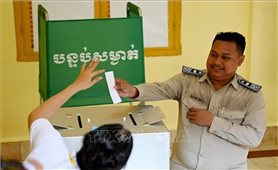 Chủ tịch Quốc hội Vương Đình Huệ gửi thư mừng Campuchia tổ chức thành công bầu cử Thượng viện