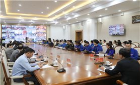 Chủ tịch UBND tỉnh Quảng Ninh đối thoại với trên 5.000 thanh niên