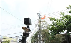 Công ty Điện lực Kon Tum triển khai giám sát an toàn bằng Camera trong công tác sửa chữa nóng lưới điện