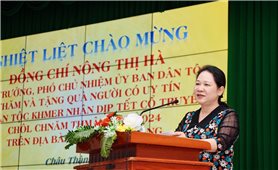 Thứ trưởng, Phó Chủ nhiệm Uỷ ban Dân tộc Nông Thị Hà thăm, chúc Tết Chôl Chnăm Thmây tại tỉnh Sóc Trăng