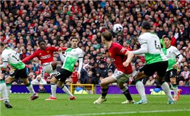 Ngoại hạng Anh: MU và Liverpool cầm chân nhau trong trận Derby ngẹt thở
