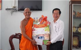 Lãnh đạo tỉnh Kiên Giang thăm hỏi, chúc Tết cổ truyền Chôl Chnăm Thmây của đồng bào Khmer tại huyện Châu Thành