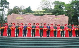 Khánh thành Bức phù điêu “Bác Hồ nói chuyện với các cán bộ, chiến sĩ Đại đoàn quân Tiên Phong” tại Khu di tích lịch sử Đền Hùng