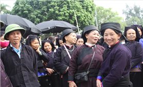 Khuyến khích người dân mặc đúng trang phục dân tộc vào ngày hội Háng Pò năm 2024