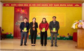 Thứ trưởng, Phó Chủ nhiệm Nông Thị Hà thăm, tặng quà Tết tại huyện Bắc Mê, tỉnh Hà Giang