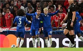 Champions League: Chelsea thắng sít sao Benfica trong trận đấu nhiều kịch tính tại Stamford Bridge