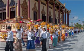 Tâm nguyện dâng y Kathina, gìn giữ nét đẹp Phật giáo Nam tông Khmer Nam Bộ