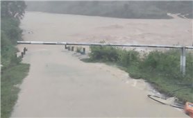 Quảng Trị: Mưa lớn gây ngập cục bộ, chia cắt nhiều thôn bản