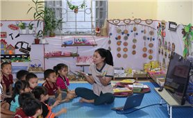 Mang yêu thương đến với thầy trò vùng cao