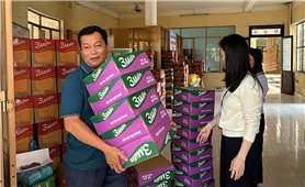 Quảng Ngãi: “Chuyến xe nghĩa tình” tiếp tế thực phẩm cho gần 450 hộ đồng bào Xơ Đăng ở xã Ngọc Linh bị cô lập do sạt lở núi