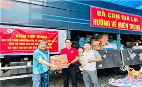 Người dân Gia Lai hướng về đồng bào vùng lũ