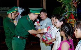 Nhiều hoạt động ý nghĩa vui Tết Trung thu cho trẻ em, học sinh ở biên giới biển TP. Cần Thơ