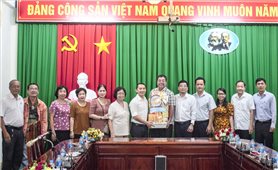 Hội quán của người Hoa thăm và trao đổi thông tin với Vụ chuyên môn về công tác dân tộc, tôn giáo tại Cần Thơ