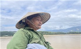 Sau lũ, đất sản xuất cũng không còn