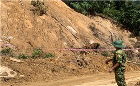 Sạt lở kinh hoàng ở xã vùng cao Đà Nẵng