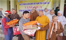 Ban Từ thiện Phật giáo Đồng Nai trao quà hỗ trợ người dân vùng bão Thanh Hóa
