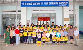 Bộ CHQS tỉnh Gia Lai tặng quà, khám bệnh và cấp thuốc miễn phí hơn 200 người dân xã Ia Tul