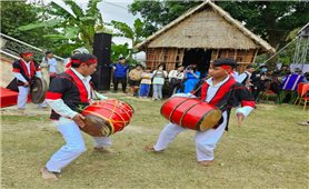 Nghệ thuật trình diễn trống đôi, một nét văn hoá rất riêng của người Chăm Hroi