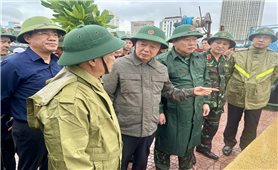 Phó Thủ tướng Trần Hồng Hà kiểm tra, chỉ đạo công tác phòng, chống bão số 13