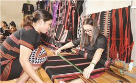 Cần “lối mở” cho thổ cẩm La Lay