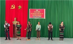 Những người ăn cơm nhà, lo việc bon làng ở Quảng Trực