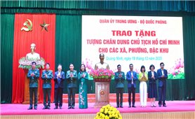 Quảng Ninh trao tặng Tượng chân dung Chủ tịch Hồ Chí Minh tới cơ sở