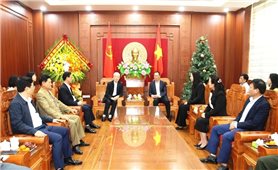 Lãnh đạo tỉnh Thanh Hóa chúc mừng Giáng sinh Ủy ban Đoàn kết Công giáo