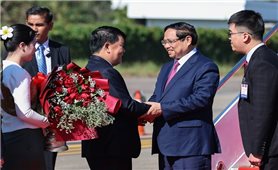 Thủ tướng Phạm Minh Chính tới Thủ đô Vientiane, bắt đầu chuyến công tác tại Lào