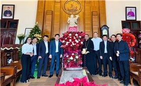 Lãnh đạo Sở Dân tộc và Tôn giáo tỉnh Quảng Ninh thăm, chúc mừng Giáng sinh 2025