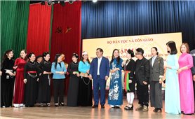 Thứ trưởng Nguyễn Hải Trung gặp mặt Đoàn đại biểu điển hình tiên tiến tỉnh Tuyên Quang