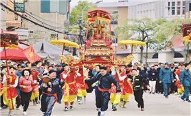 Phát triển du lịch bền vững từ tài nguyên lễ hội truyền thống