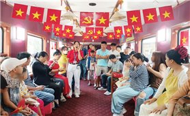 Bình Định: Du khách thích thú với chuyến tàu du lịch “Hành trình văn hóa - Về miền đất võ”