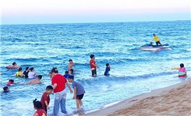 Phú Yên: Mô tô nước chưa được cấp phép vẫn hoạt động rầm rộ