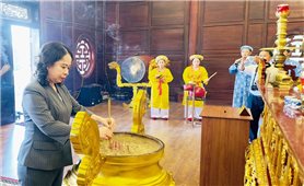 Phó Chủ tịch nước Võ Thị Ánh Xuân dâng hoa, dâng hương tại Bảo tàng Quang Trung và Khu tưởng niệm cụ Nguyễn Sinh Sắc