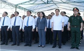 Bình Định: Dâng hoa kỷ niệm Cảng Quy Nhơn - Địa điểm 300 ngày chuyển quân tập kết ra Bắc