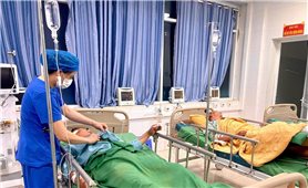 Các nạn nhân bị thương vụ sạt lở tại huyện Phong Thổ đang được điều trị tích cực