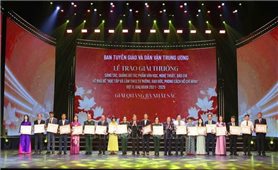 Trao giải sáng tác về “Học tập và làm theo tư tưởng, đạo đức, phong cách Hồ Chí Minh
