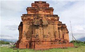 Phát huy giá trị di tích đền tháp Hòa Lai gắn với phát triển du lịch bền vững