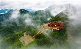Du khách đến Ngọa Vân Yên Tử chiêm bái xá lợi Phật được miễn phí cáp treo