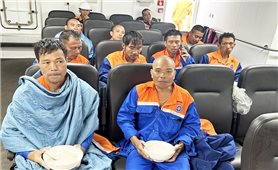 Kịp thời cứu vớt 10 thuyền viên tàu vận tải Công Thành bị chìm trên biển Hà Tĩnh