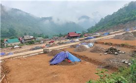 Lập bản trên vùng đất mới