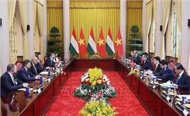 Chủ tịch nước Lương Cường hội đàm với Tổng thống Hungary
