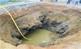 Cảnh báo nguy hiểm sau loạt hố tử thần ở Bắc Kạn