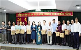 Thứ trưởng Nông Thị Hà gặp mặt đại biểu Người có uy tín tỉnh Cà Mau
