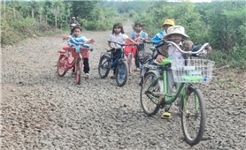 Gian nan con đường đến trường của học sinh DTTS ở xã nông thôn mới Ia Chim