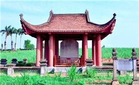Lăng mộ vua Lê Túc Tông bị kẻ xấu xâm phạm tìm cổ vật