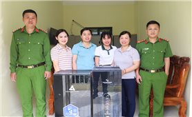 Món quà ý nghĩa cho học sinh vùng cao trước khi vào năm học mới