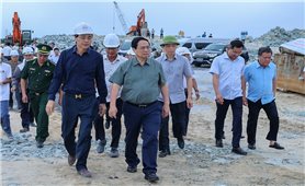 Thủ tướng kiểm tra 3 dự án cao tốc, sân bay, cảng biển trọng điểm tại Quảng Trị